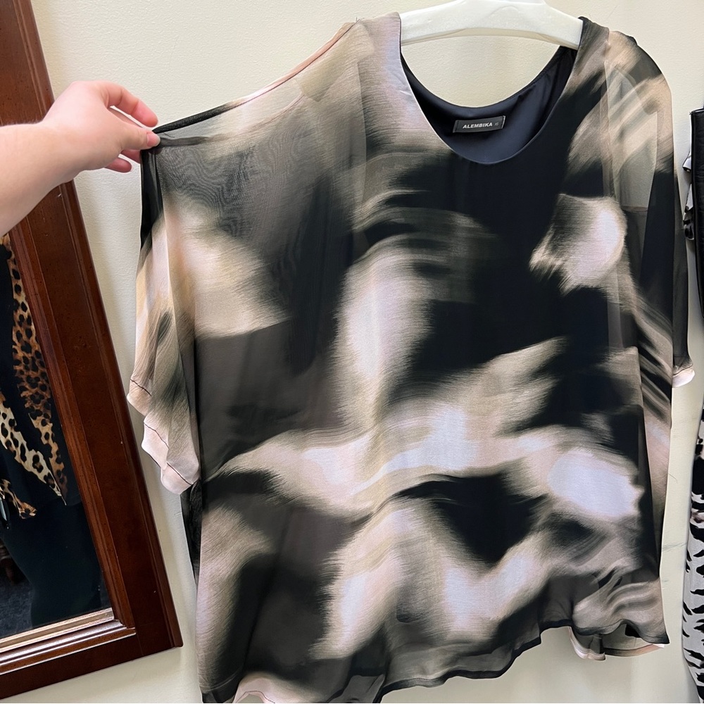 NWT Alembika Top